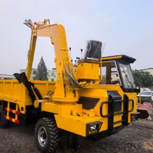 隨車挖運(yùn)輸車廠家